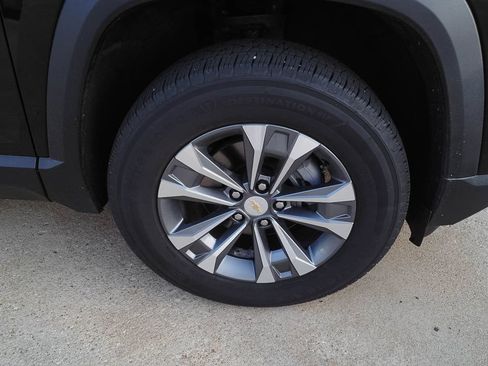 Used 2026 Chevrolet Equinox LT FWD image 32