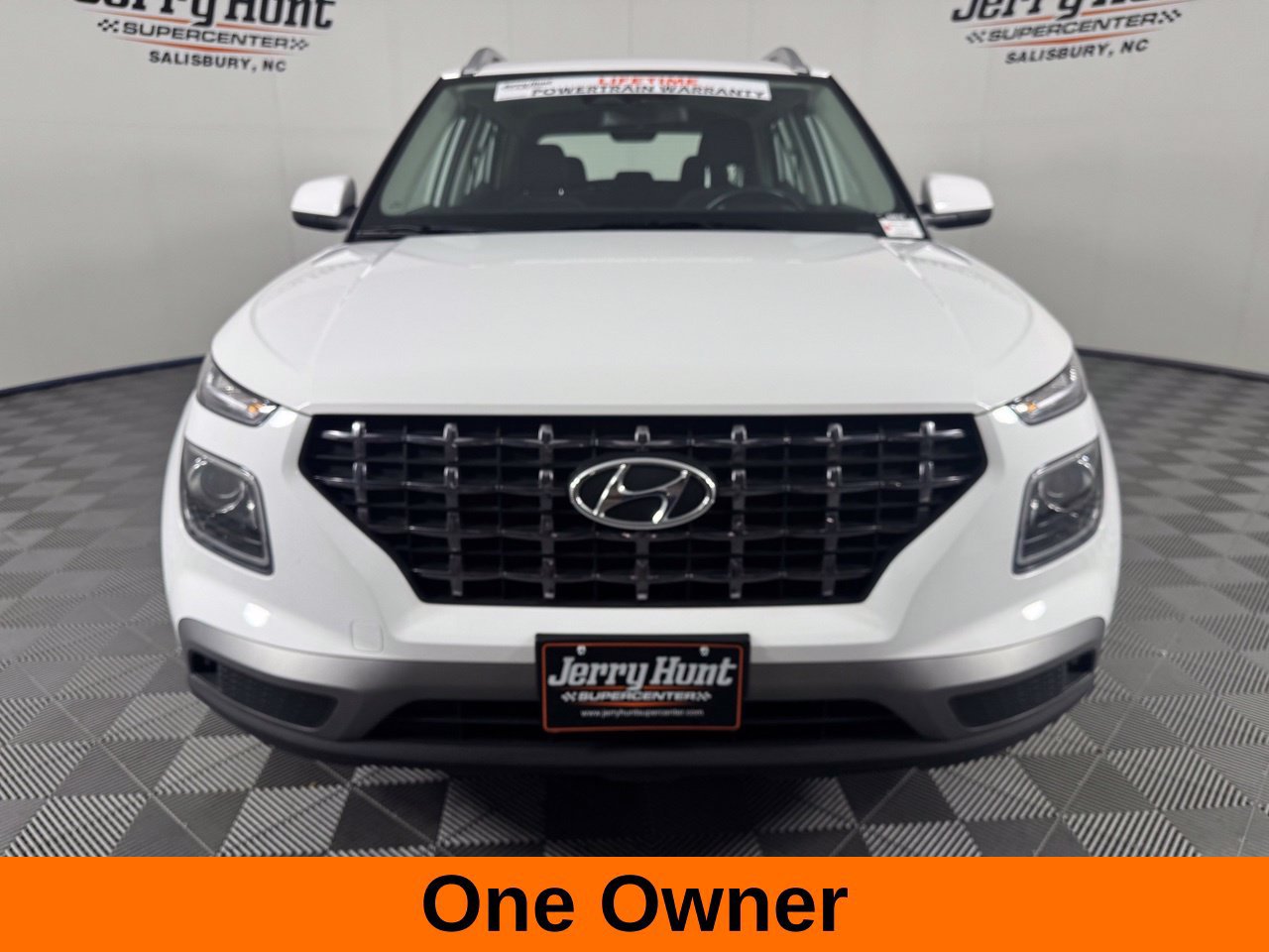 Used 2025 Hyundai Venue SEL FWD image 4