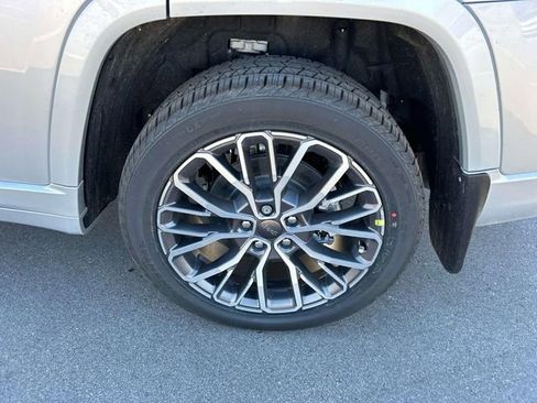 New 2025 Jeep Grand Cherokee L Summit image 11