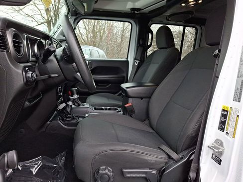 Used 2021 Jeep Gladiator Sport image 13