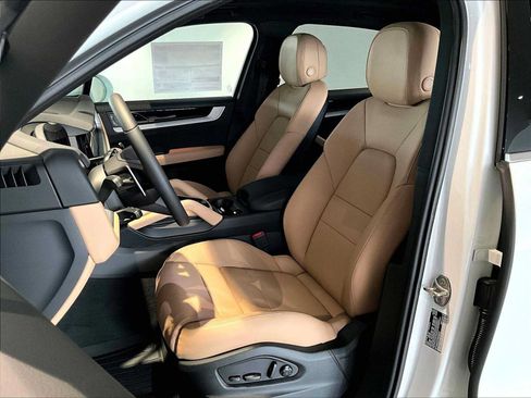 New 2026 Porsche Cayenne AWD/4WD image 5