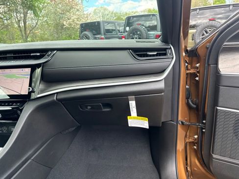 New 2026 Jeep Grand Cherokee Limited AWD/4WD image 30