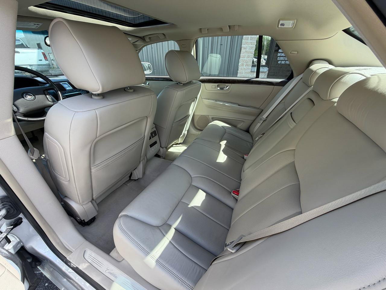 Used 2010 Cadillac DTS Luxury FWD image 17