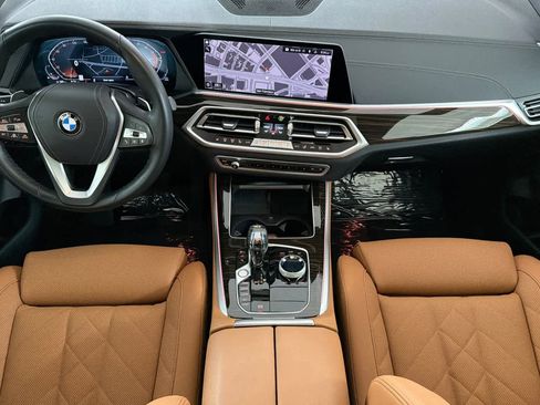 Used 2023 BMW X5 xDrive40i w/ Executive Package image 3