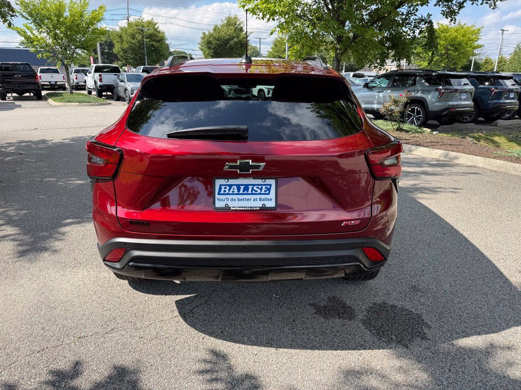 Used 2025 Chevrolet Trax RS w/ Driver Confidence Package FWD image 4