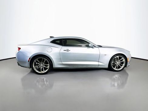 Used 2018 Chevrolet Camaro LT image 5
