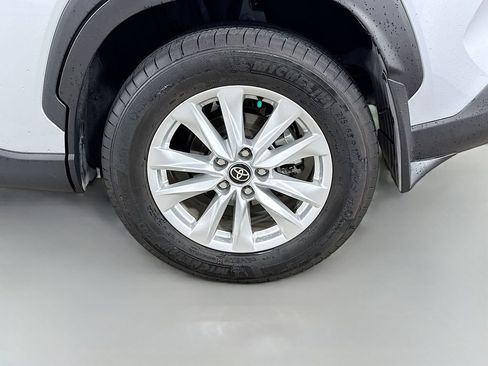 Used 2024 Toyota Corolla Cross LE FWD image 29