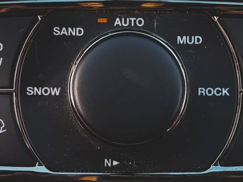 Used 2020 Jeep Grand Cherokee High Altitude AWD/4WD image 19