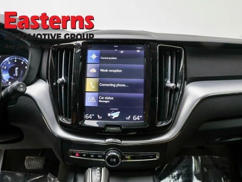 Used 2019 Volvo XC60 T5 Momentum w/ Multimedia Package image 12