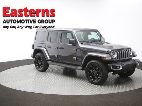 Used 2025 Jeep Wrangler Unlimited Sahara AWD/4WD image 48