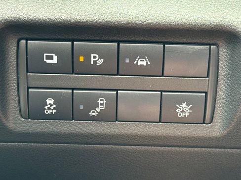 Used 2020 Nissan Kicks S image 16