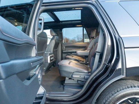 Used 2024 Ford Expedition Limited image 29