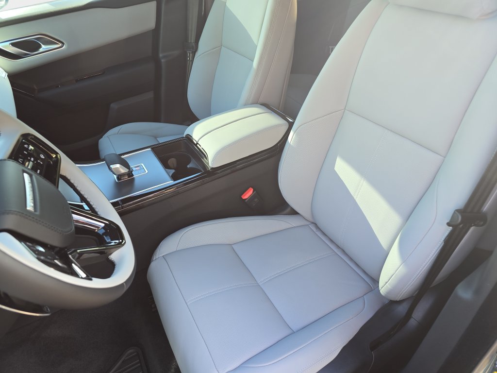 New 2026 Land Rover Range Rover Velar S AWD/4WD image 12