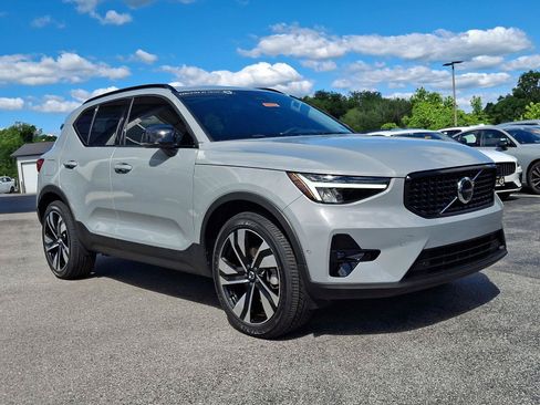 Certified 2024 Volvo XC40 B5 Plus w/ Climate Package AWD/4WD image 1