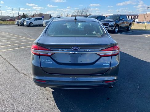 Used 2018 Ford Fusion SE w/ Fusion SE Technology Package image 8