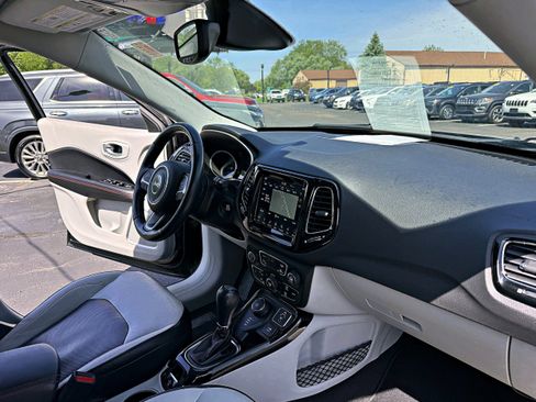 Used 2018 Jeep Compass Limited w/ Navigation Group AWD/4WD image 21