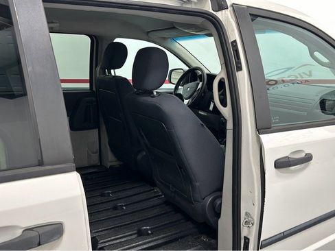 Used 2009 Dodge Grand Caravan w/ PWR Window Group image 11