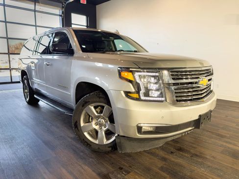 Used 2018 Chevrolet Suburban Premier AWD/4WD image 42