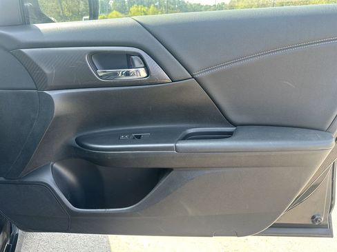 Used 2017 Honda Accord Sport image 34