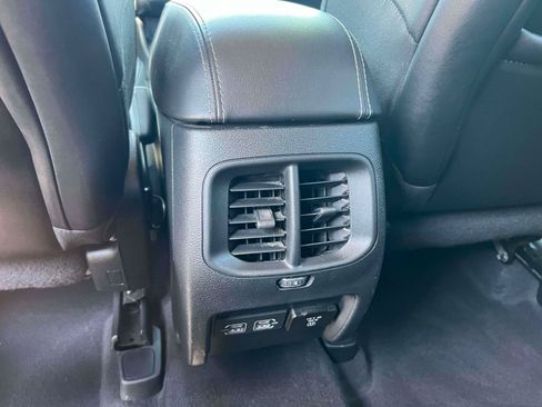 Used 2022 Jeep Cherokee Limited AWD/4WD image 28