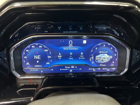 Used 2023 Chevrolet Silverado 1500 LT image 11