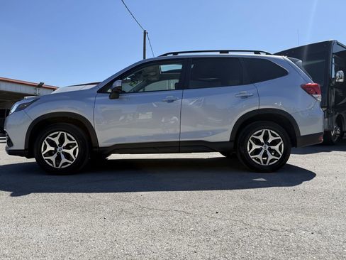 Used 2024 Subaru Forester Premium AWD/4WD image 9