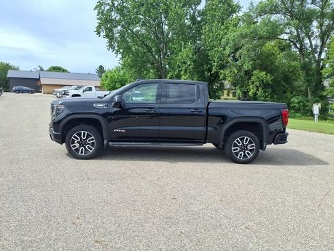 Used 2025 GMC Sierra 1500 AT4 w/ AT4 Premium Package AWD/4WD image 6