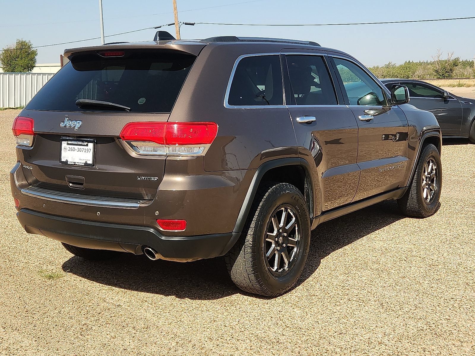 Used 2017 Jeep Grand Cherokee Limited AWD/4WD image 4