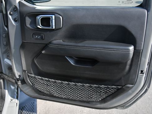 Used 2023 Jeep Gladiator Overland image 43