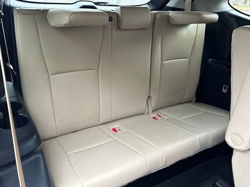 Certified 2024 Toyota Highlander XLE image 15