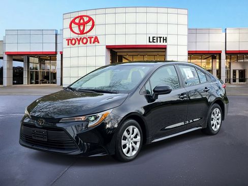 Used 2024 Toyota Corolla LE image 1