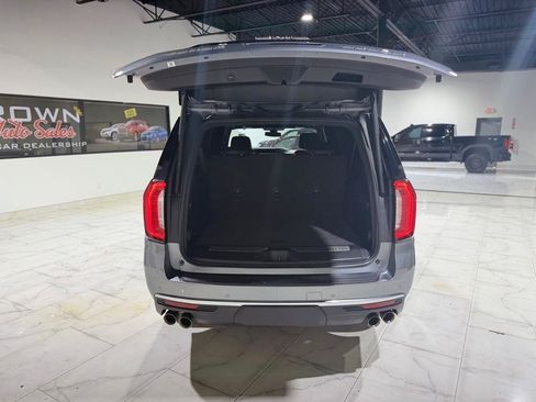 Used 2022 GMC Yukon XL Denali RWD image 11