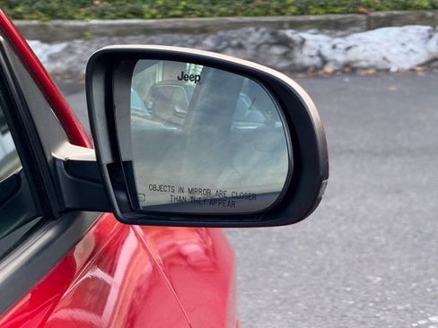 Used 2022 Jeep Compass Limited image 16