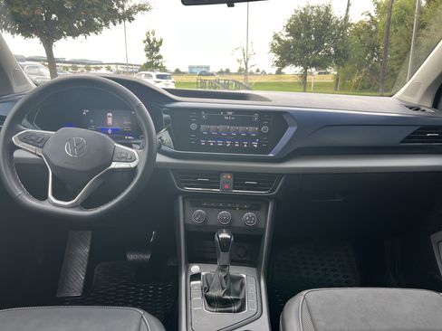 Certified 2022 Volkswagen Taos SE image 23