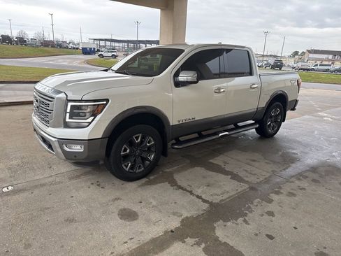 Used 2024 Nissan Titan Platinum Reserve w/ Moonroof Package image 6
