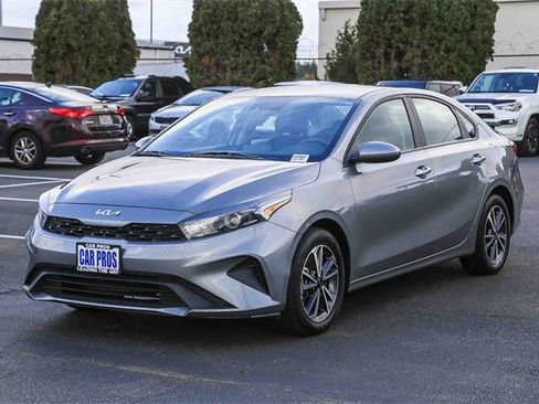 Used 2022 Kia Forte LXS image 4