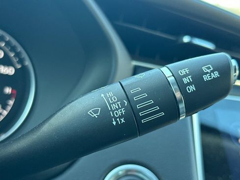 Certified 2023 Cadillac XT4 Luxury image 38