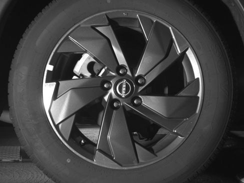 Used 2025 Nissan Rogue SV FWD image 15