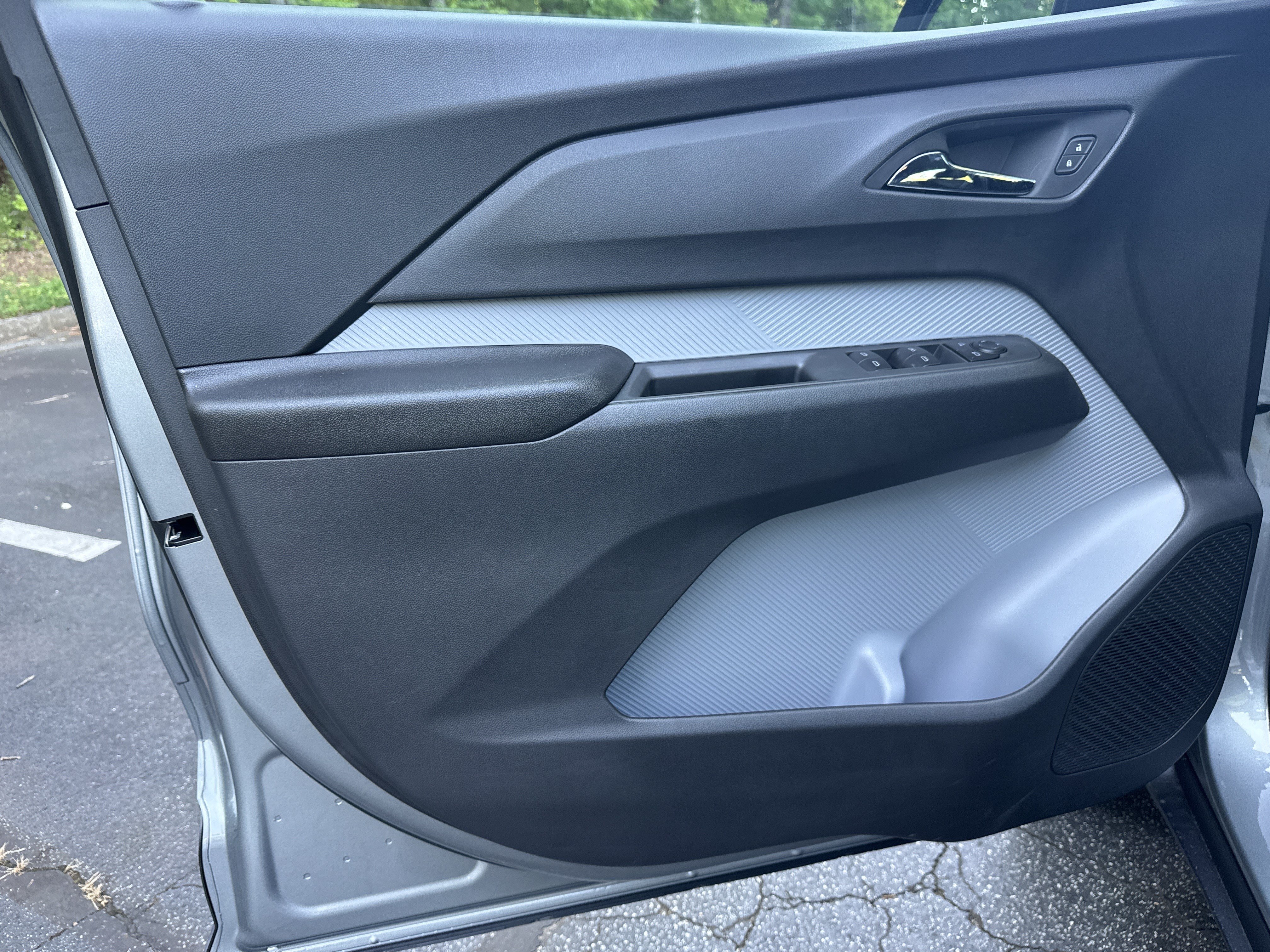 New 2027 Chevrolet Bolt LT FWD image 10