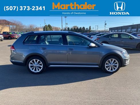 Used 2018 Volkswagen Golf Alltrack S image 6