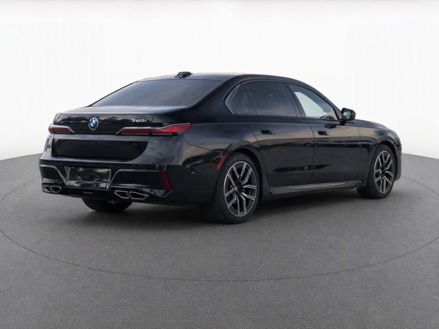 Used 2023 BMW 760i xDrive AWD/4WD image 3