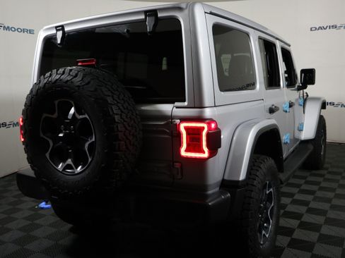 Used 2023 Jeep Wrangler Unlimited Rubicon 4xe w/ Cold Weather Group AWD/4WD image 6