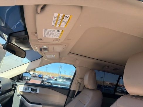 Certified 2022 Ford Explorer Limited w/ Equipment Group 301A image 7