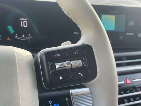 Used 2025 Hyundai Santa Fe SE image 21