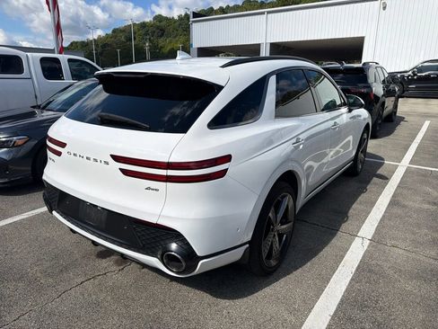 Used 2022 Genesis GV70 2.5T w/ Sport Prestige Package AWD/4WD image 9
