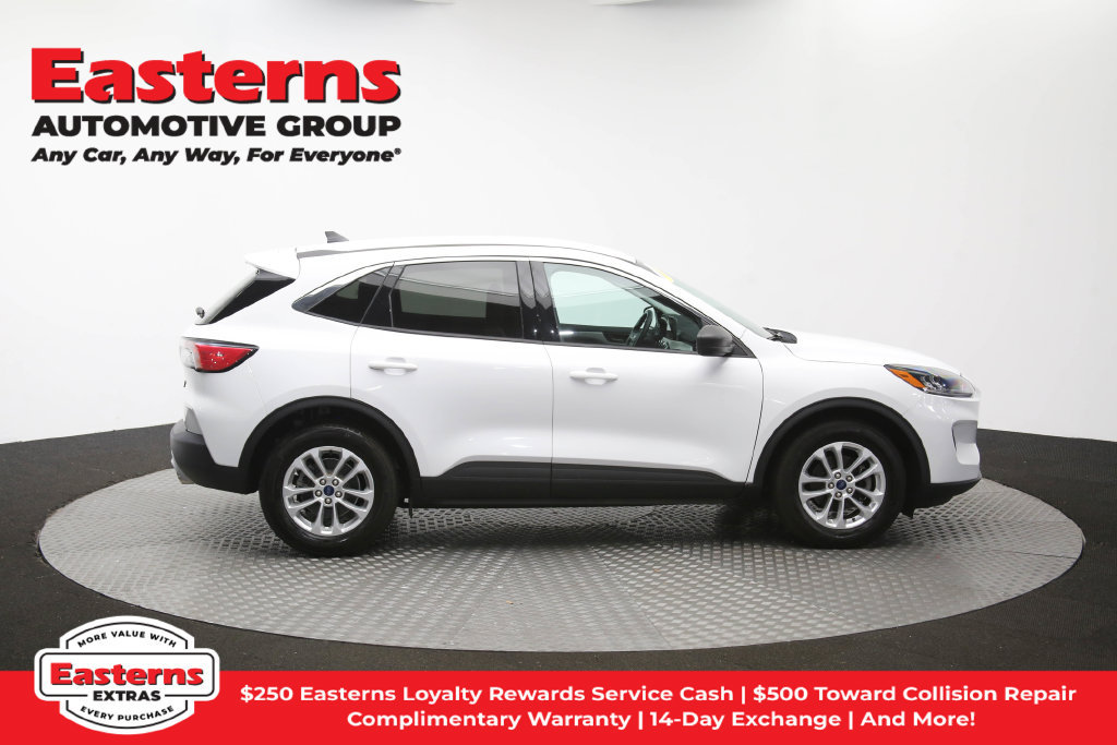 Used 2022 Ford Escape SE FWD image 45