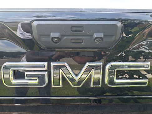 Used 2025 GMC Sierra 2500 Denali Ultimate w/ Max Trailering Package AWD/4WD image 14