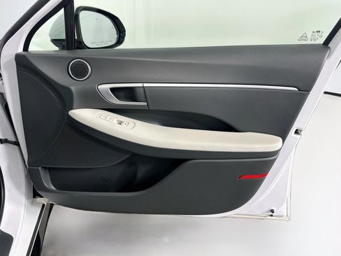 Used 2025 Hyundai Sonata SEL FWD image 32