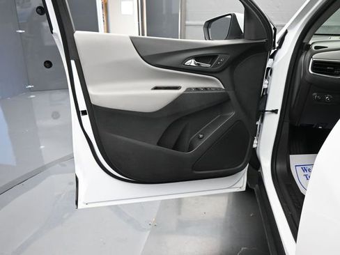 Used 2024 Chevrolet Equinox LT image 11