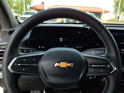 Used 2025 Chevrolet Traverse LT w/ Driver Confidence Package FWD image 18